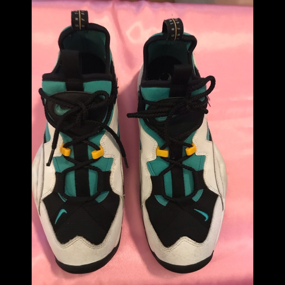 NIKE leather sneakers. White,teal,yellow & black. 8.5m Men’s. Great shape.